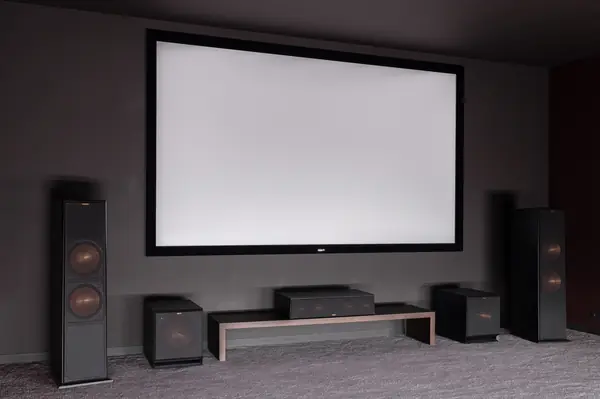 Персональный кинозал Монолит