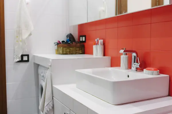 Яркий модернизм