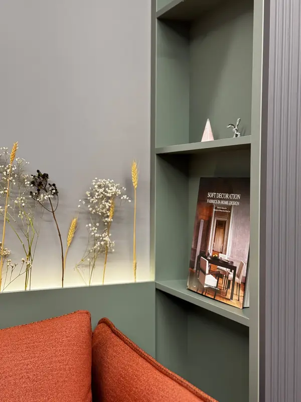 П-образный шкаф в шоуруме