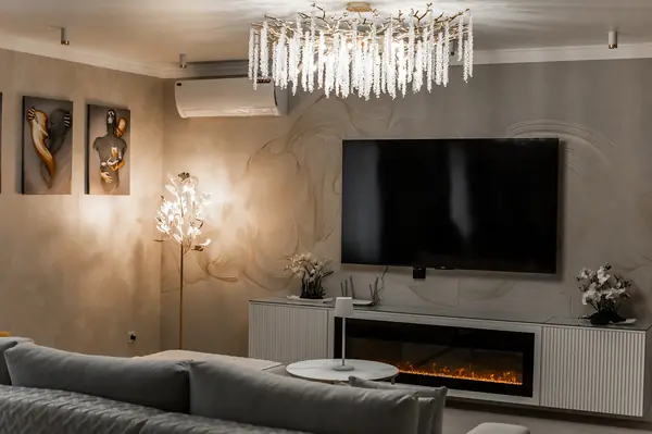 Дизайн просторной квартиры в стиле неоклассики