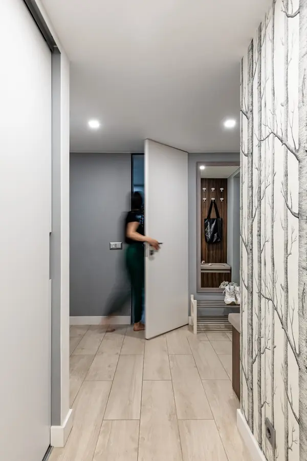 Белая мансардная квартира в историческом центре Петербурга