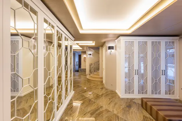 Гардеробный шкаф.