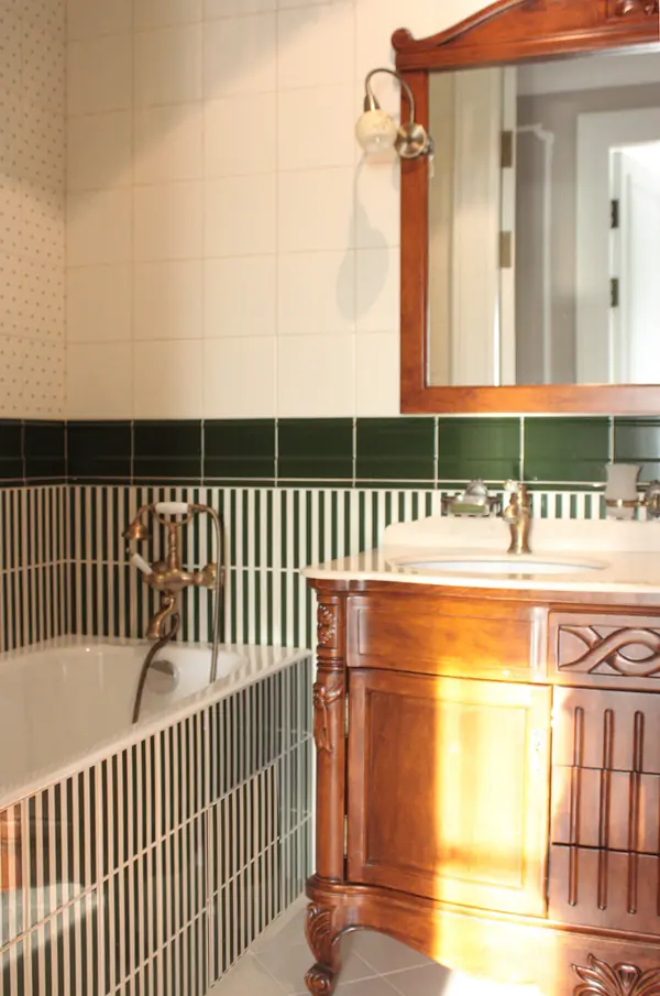 Recreating the Interior of the Chekhov’s Period in a Suburban Residence