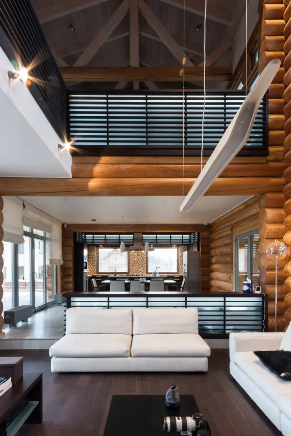 Интерьер деревянного жилого дома