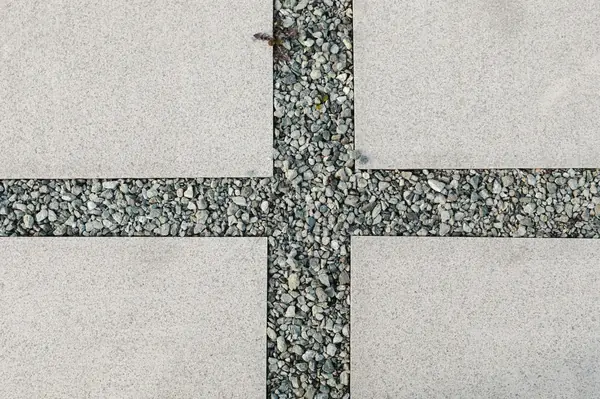 Оформление территории у офисного здания