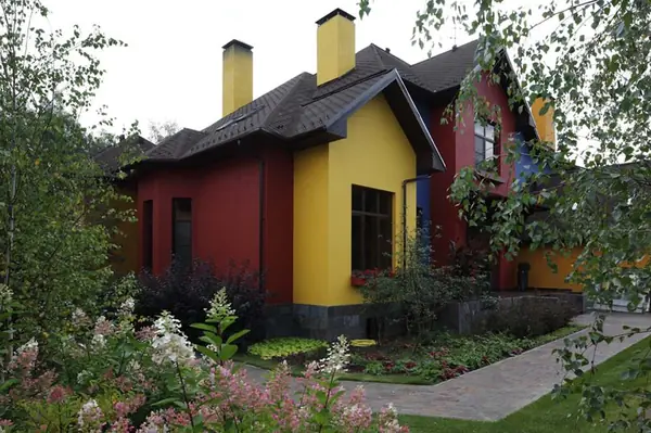 A country home near Moscow for a large family and guests