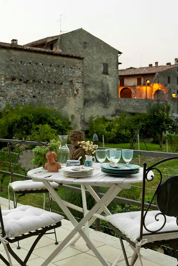 Реконструкция бывшей фермы в Италии на озере Гарда