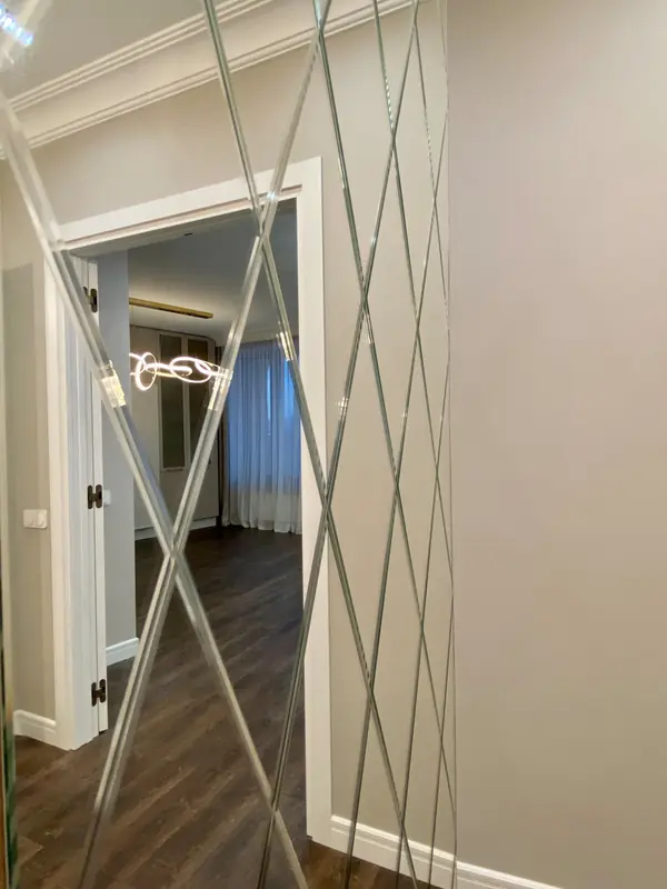 Шкаф в прихожей.