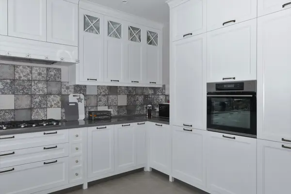 Кухня в загородный дом в скандинавском стиле