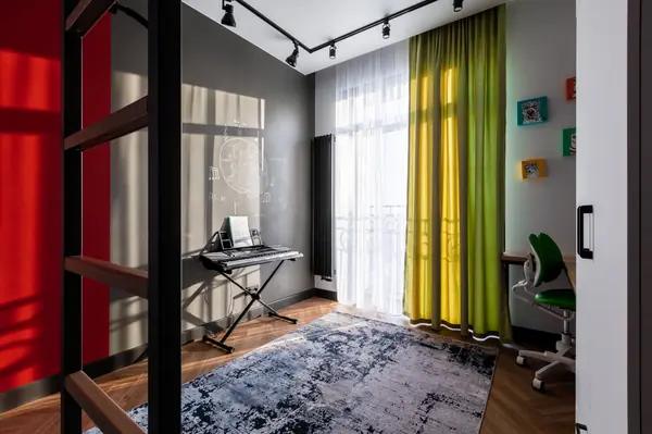 Винтаж в ярком интерьере 4-х комнатной квартиры