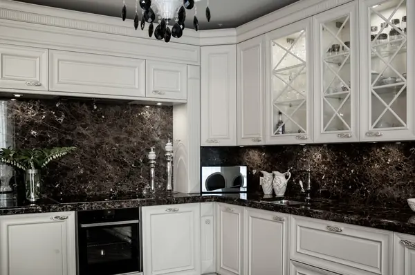 Unica. Черное и Белое.