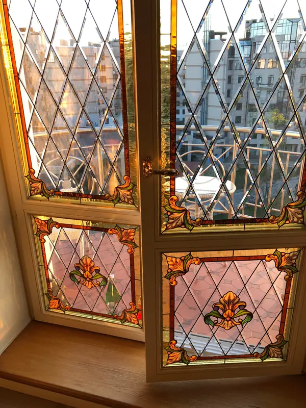 Витражи в технике Тиффани с применением фацетированных элементов