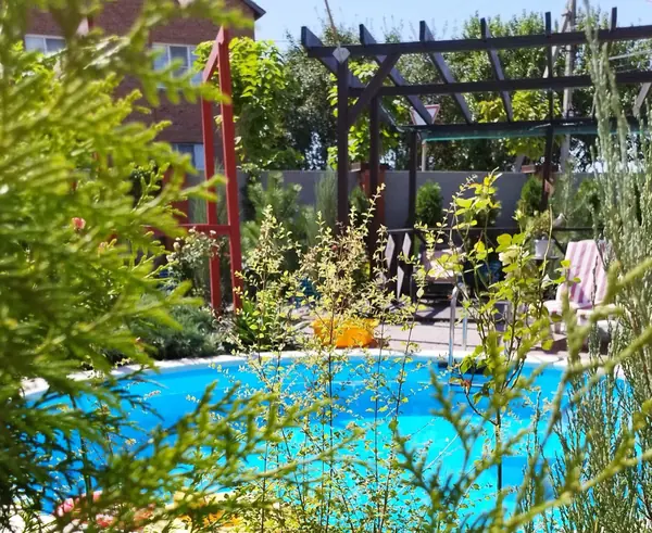 Зона отдыха в частном саду