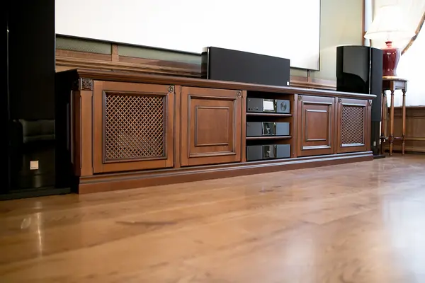 Кабинет в классическом стиле из дуба