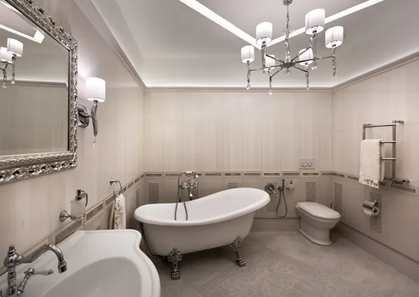 Светлые тона и зеркальные поверхности от Виктории Витковской