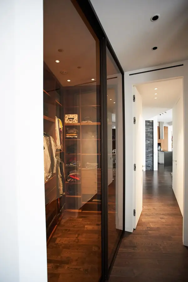 Раздвижные двери S1200 raumplus темная бронза для гардеробной