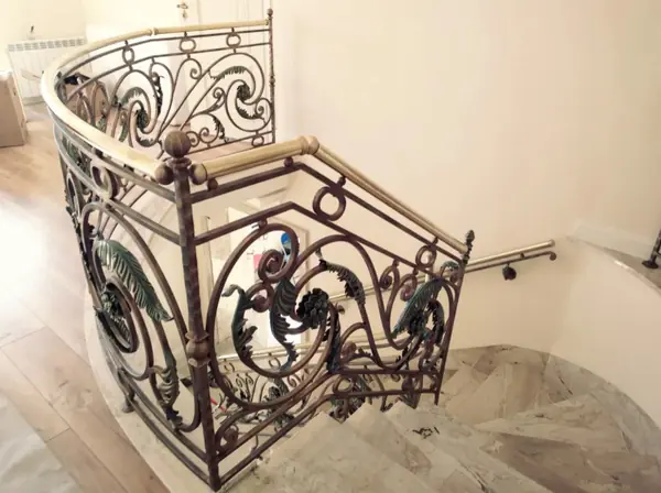 Кованые перила с бронзовым патинированием