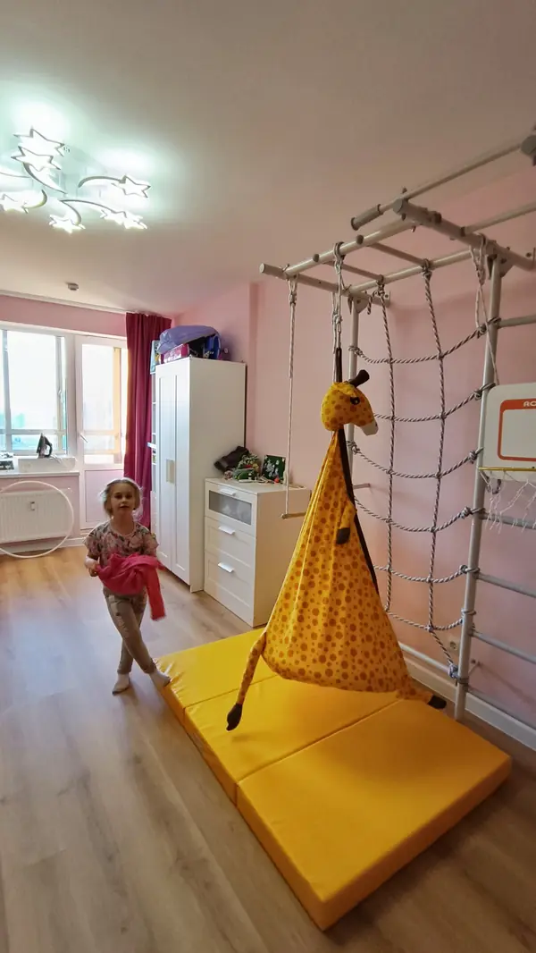 Колпино, квартира для семейной пары с маленькой принцессой