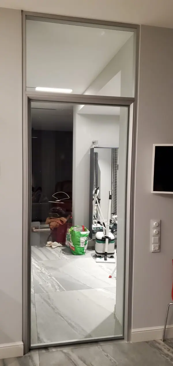 Дверь с фрамугой