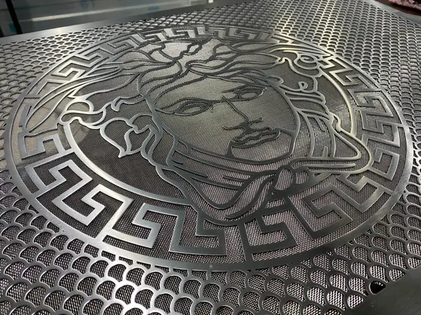 Декоративные решетки Versace