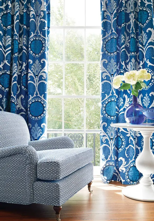 завораживающий синий