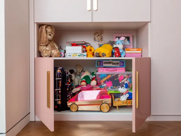 Меблировка детской в розовых тонах