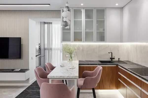 Проект двухкомнатной квартиры LIFE LOVE SHINE