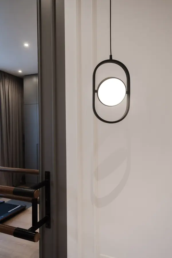 Просторная квартира в серых цветах