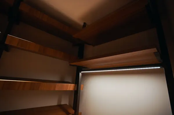 raumplus в интерьере квартиры на Минской, гардеробная UNO коридор