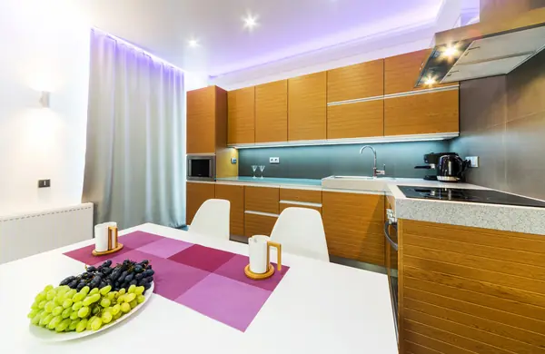 Трехкомнатная квартира на Нежинской улице 85 м.