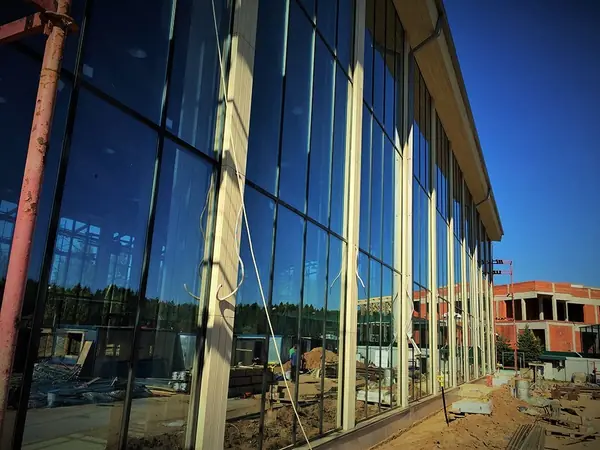 МОНТАЖ ПЛАНКЕНА НА ТЕННИСНОМ КОРТЕ.