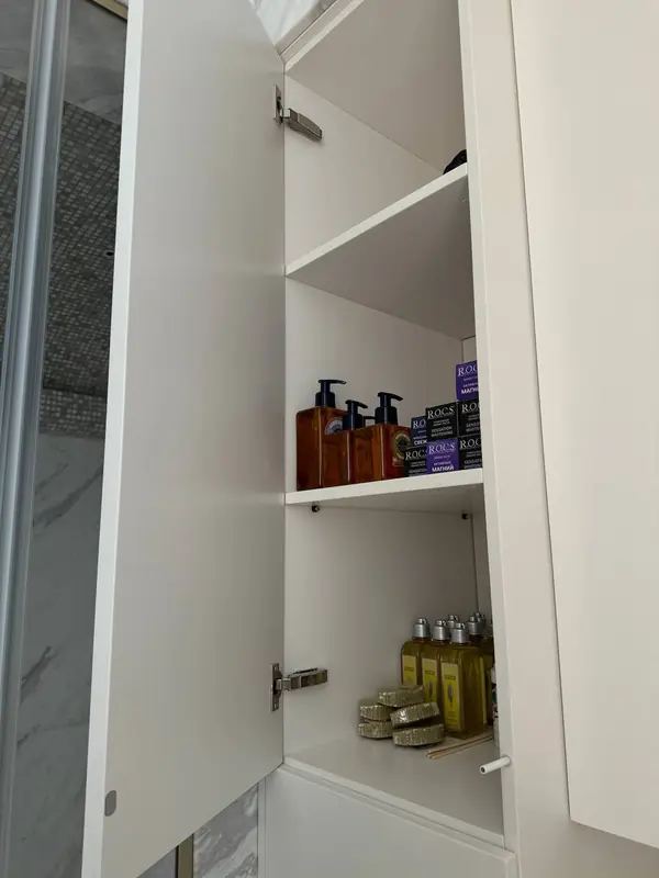 Шкаф для ванной комнаты