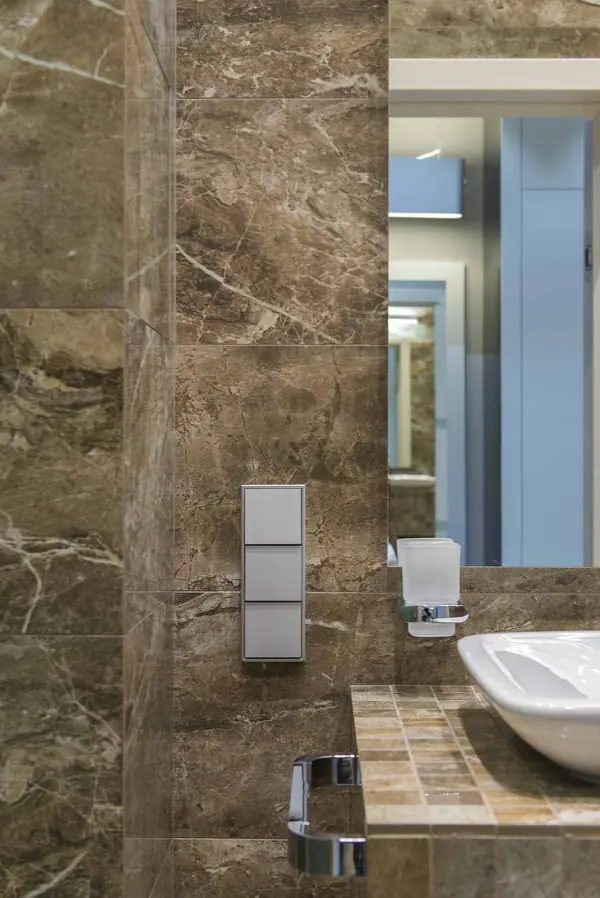 Частная квартира для него