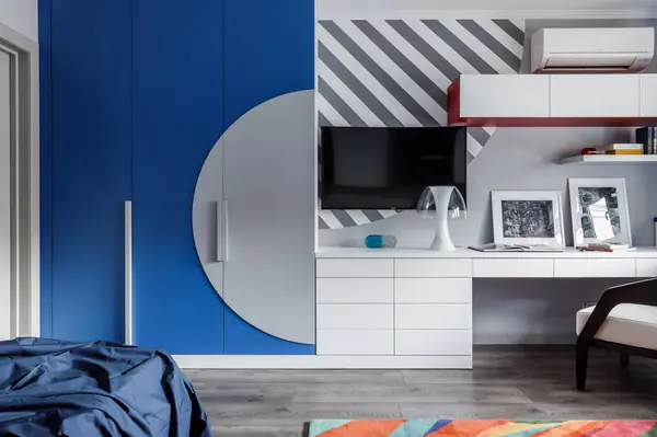 4-х комнатная квартира с черно-белой геометрией