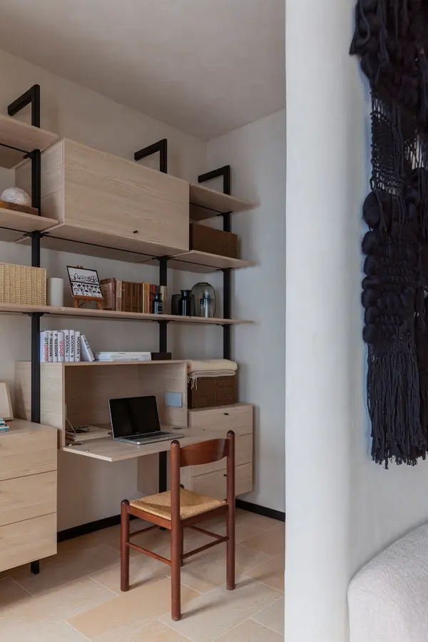 Добрая квартира - интерьер 49м² в доме XIX века