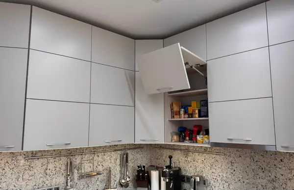 Современная кухня в цвете Серый Кашемир