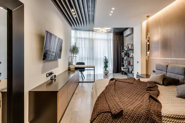 Фото реализации проекта "Квартира в доме с часами"