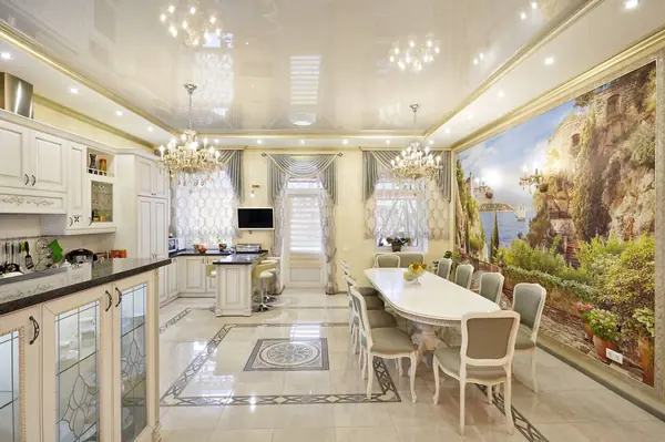 Перепланировка и декор гостевого пространства коттеджа.