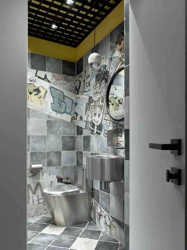 "Брутальный лофт в Московской новостройке"