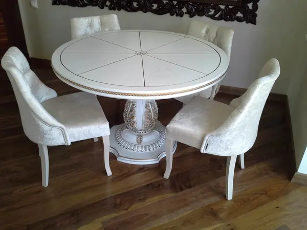 Стул "Дени Классика" в интерьере столовой