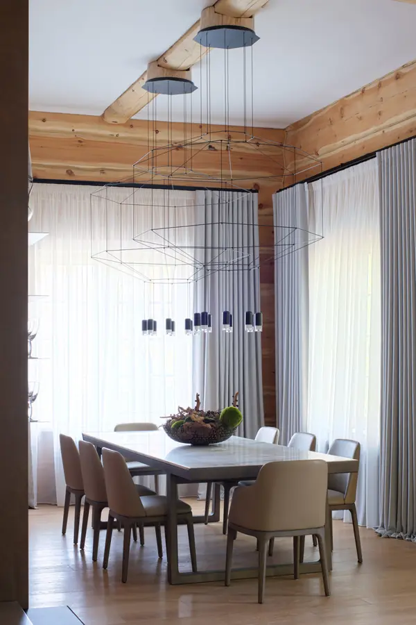 Изба с современным наполнением