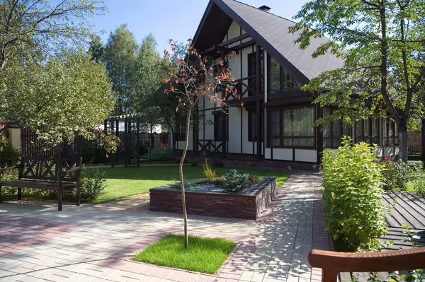 Беседка барбекю на участке