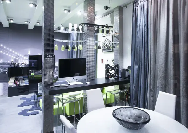 КВАРТИРА-СТУДИЯ 61,17 M2, В СТИЛЕ ПОП-АРТ НА САВВИНСКОЙ НАБ.