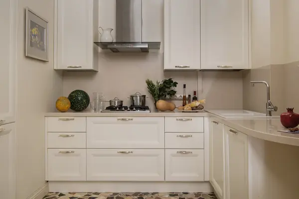 Кухня в "парижской" квартире на ул. Пречистенка