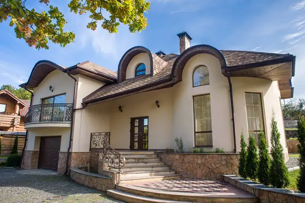 Загородный коттедж