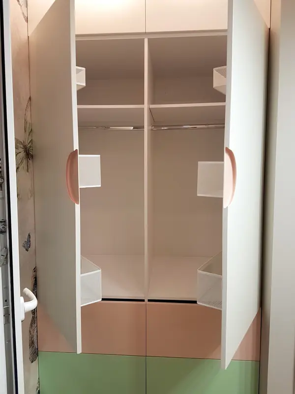 Шкаф в детскую.