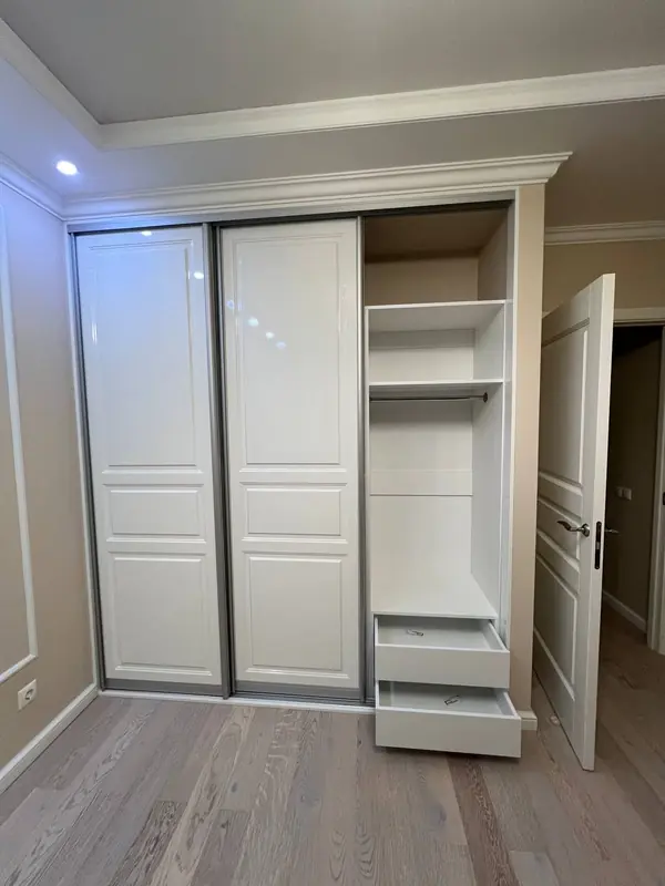 Шкаф купе глянец