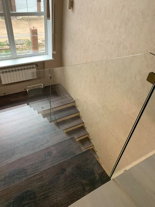 Ограждения из стекла для лестницы