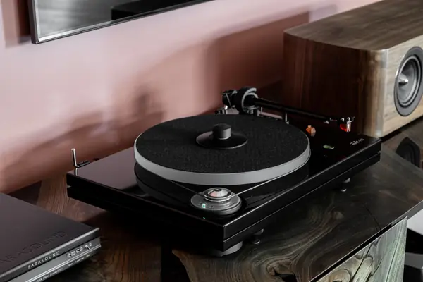 Акустическая система в гостиной