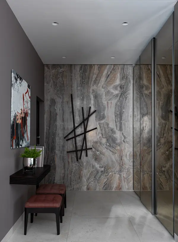 Apartment with grey shades in Saint-Petersburg